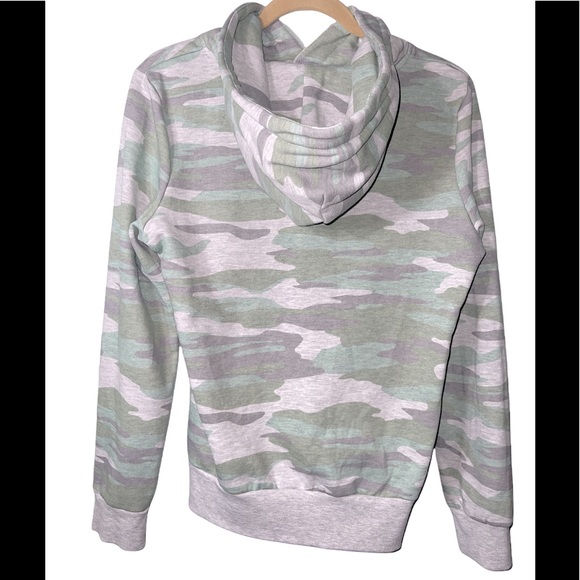 Minty green Camo hoodie - Picture 2 of 4